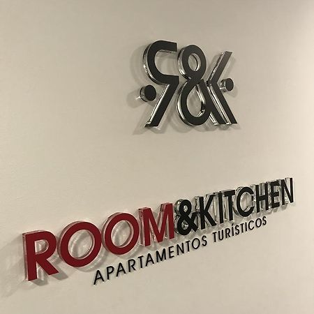 Room And Kitchen Bilbao Bagian luar foto