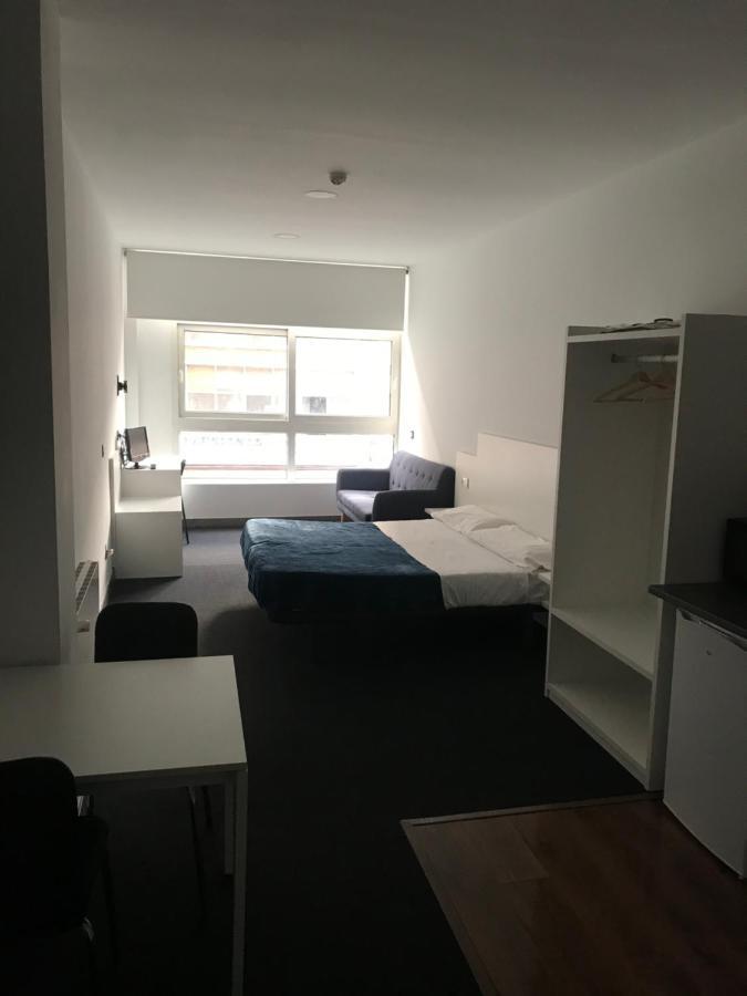 Room And Kitchen Bilbao Bagian luar foto