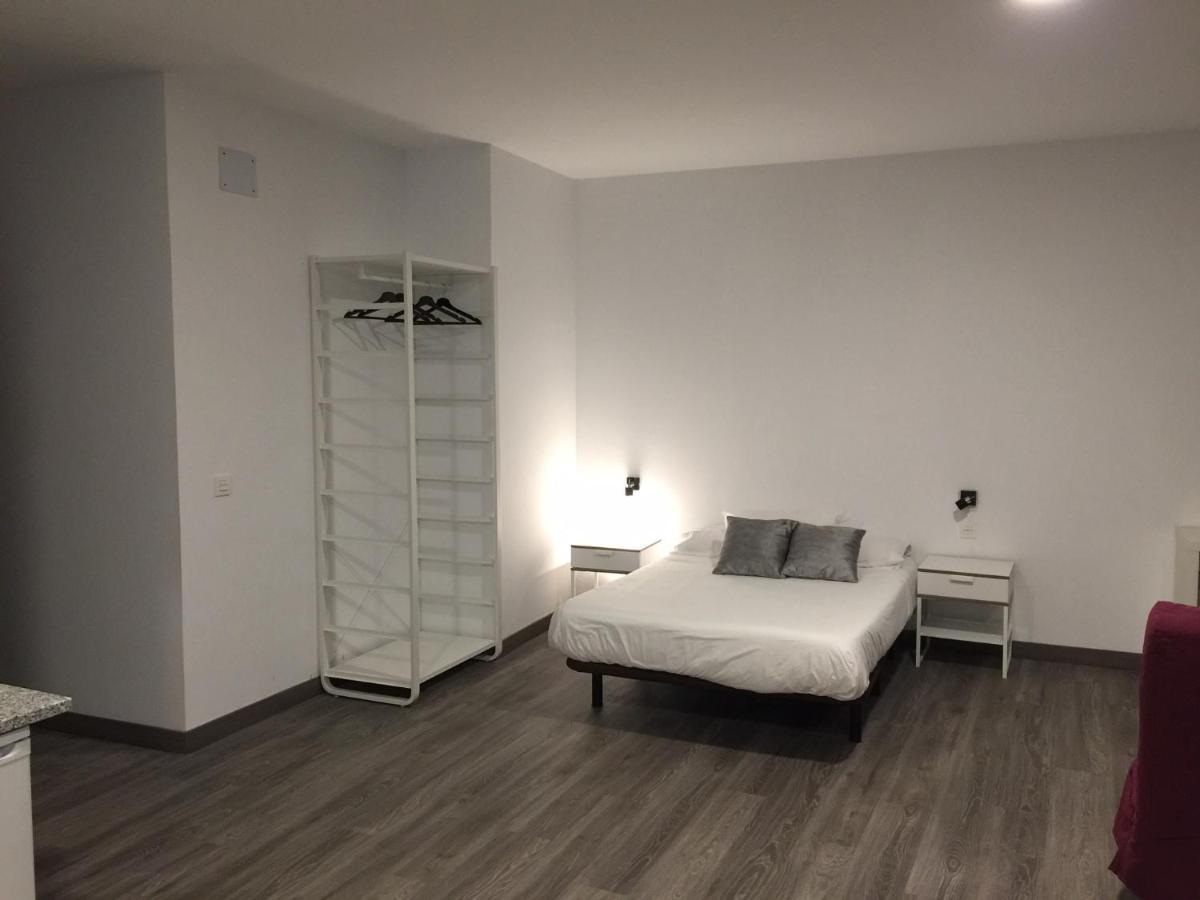 Room And Kitchen Bilbao Bagian luar foto
