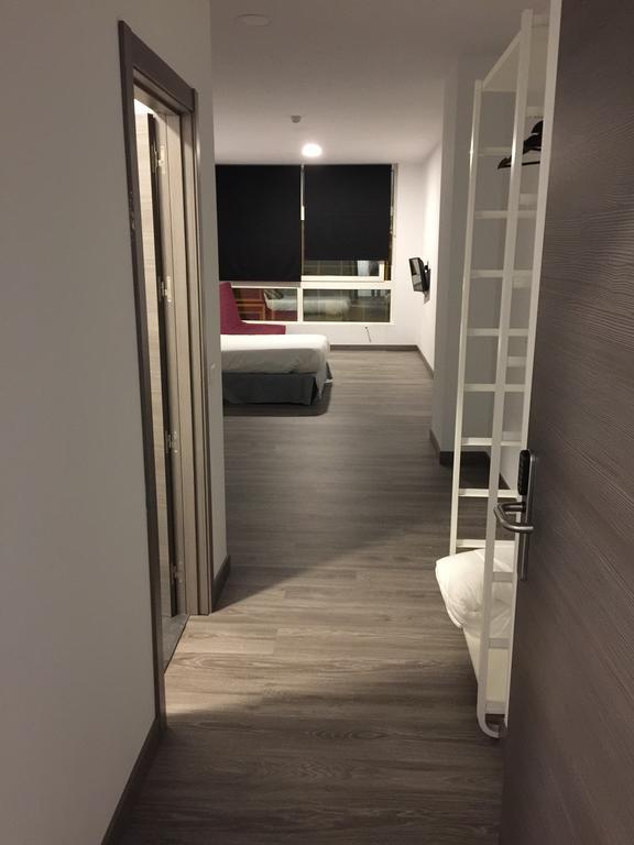 Room And Kitchen Bilbao Bagian luar foto