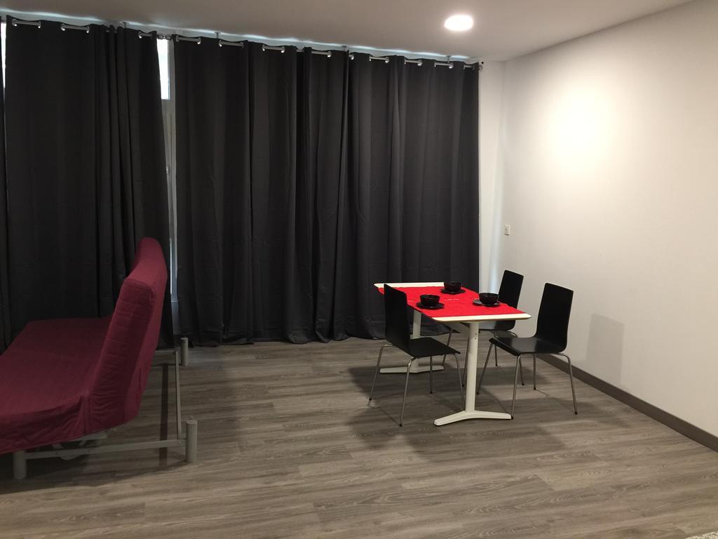 Room And Kitchen Bilbao Bagian luar foto