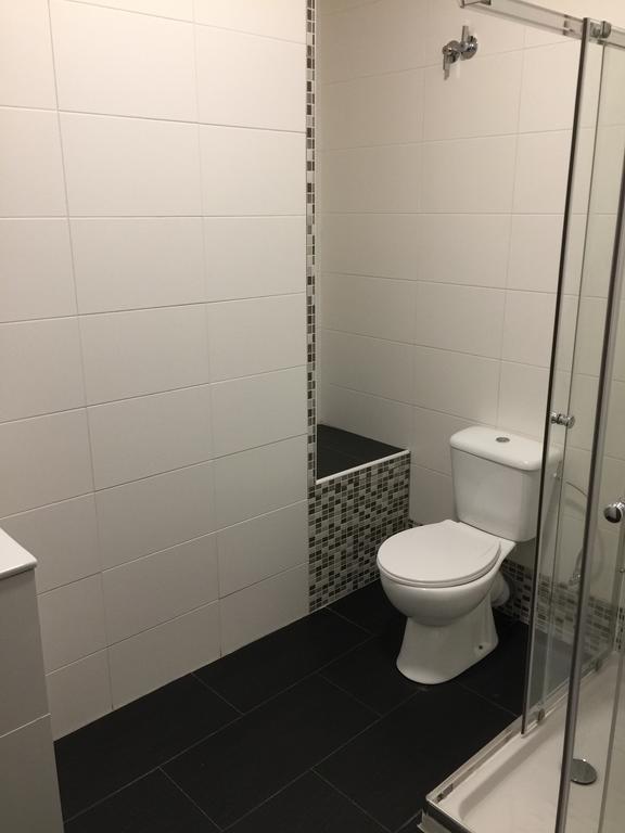Room And Kitchen Bilbao Bagian luar foto