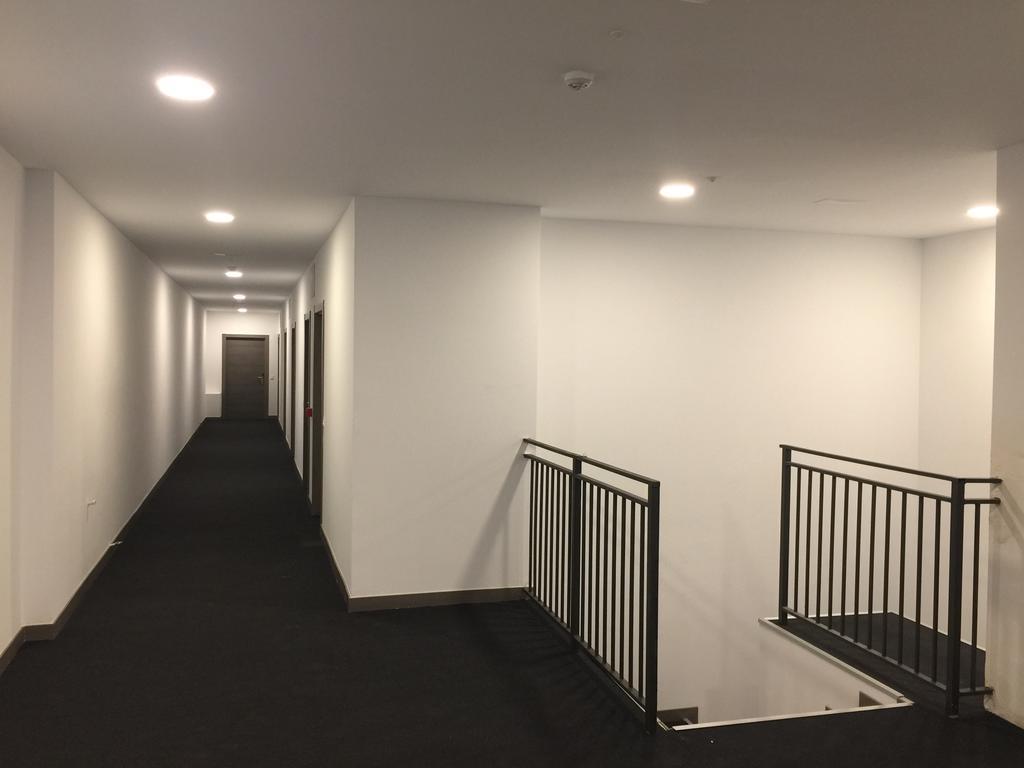 Room And Kitchen Bilbao Bagian luar foto