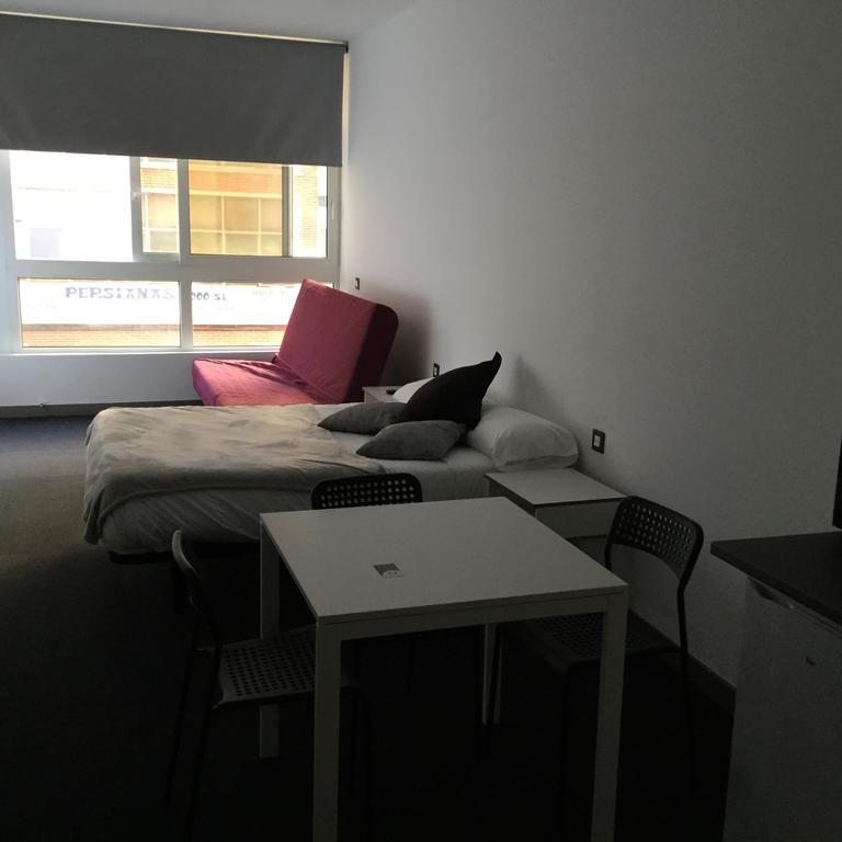 Room And Kitchen Bilbao Bagian luar foto