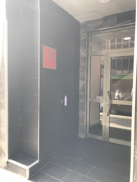 Room And Kitchen Bilbao Bagian luar foto