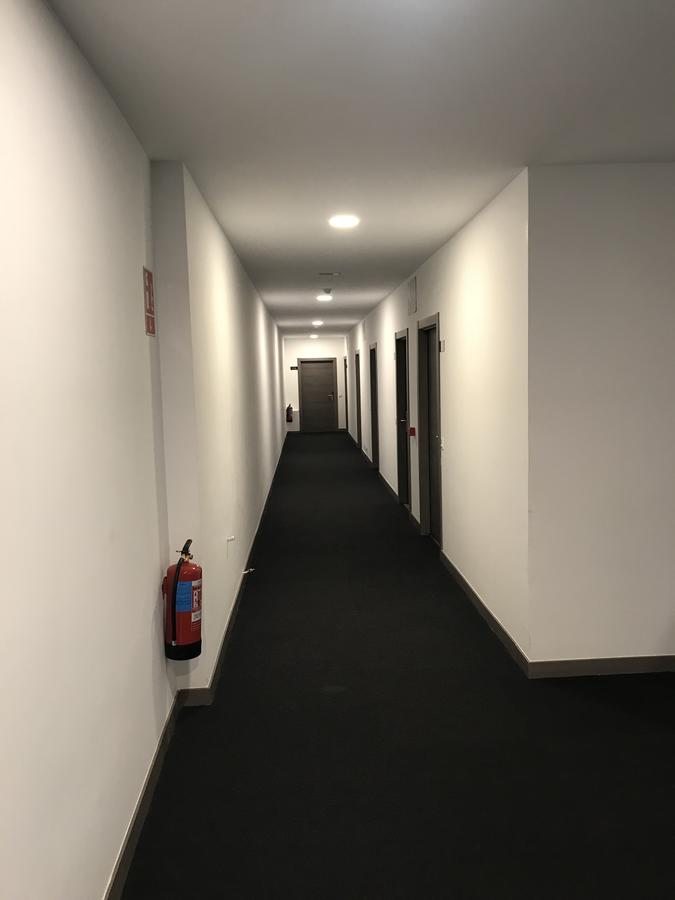Room And Kitchen Bilbao Bagian luar foto