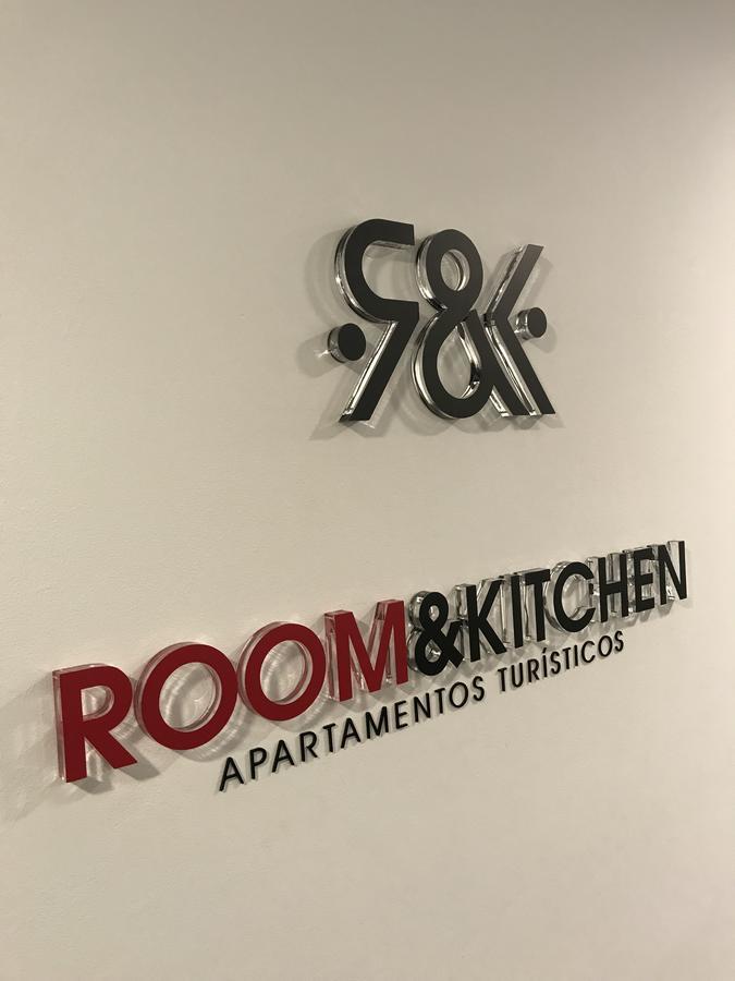 Room And Kitchen Bilbao Bagian luar foto